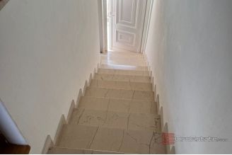 006 1029 02 Dubrovnik Spacious apartment for sale