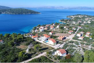 003 2047 107 Solta Building land in the first row to the sea for sale