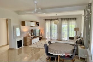 008 2049 75 Zadar Spacious two bedroom apartment for sale