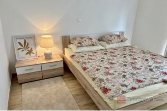 008 2049 75 Zadar Spacious two bedroom apartment for sale