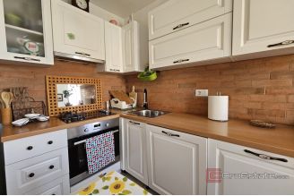 009 1029 03 Dubrovnik House in the centre with sea view for sale