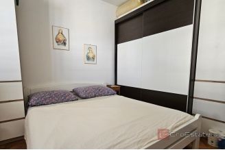 009 1029 03 Dubrovnik House in the centre with sea view for sale