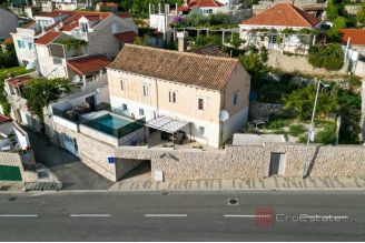 005 1029 04 Dubrovnik Apartment for renovation with a sea view for sale