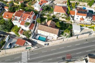 005 1029 04 Dubrovnik Apartment for renovation with a sea view for sale