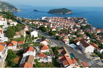 005 1029 04 Dubrovnik Apartment for renovation with a sea view for sale