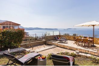005 1029 05 Dubrovnik Apartment with additional studio apartment for sale