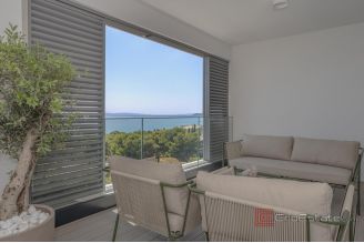 016 2046 117 Split luxury two bedroom apartment with sea view for rent