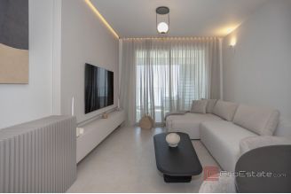 016 2046 117 Split luxury two bedroom apartment with sea view for rent