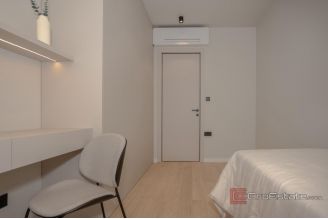016 2046 117 Split luxury two bedroom apartment with sea view for rent