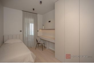 016 2046 117 Split luxury two bedroom apartment with sea view for rent