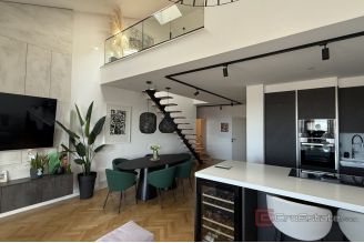 015 2046 114 Split area moder aparatment with sea view for sale