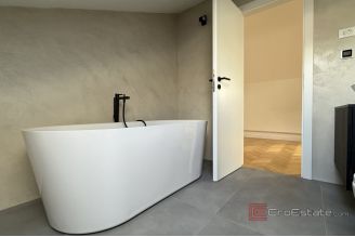 015 2046 114 Split area moder aparatment with sea view for sale