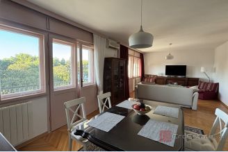 001 2035 299 Split Bacvice Spacious two bedroom apartment for sale 001 2035 299 Split Bacvice Spacious two bedroom apartment for sale