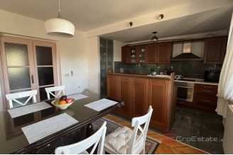 015 2035 299 Split Bacvice Spacious two bedroom apartment for sale