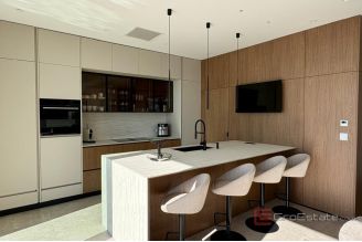 014 2029 110 Omis Villa with pool and sea view for sale