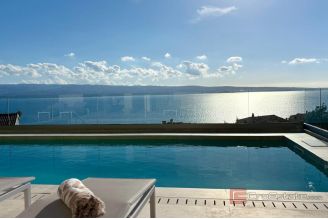 014 2029 110 Omis Villa with pool and sea view for sale