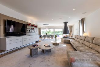 020 5438 30 split luxury villa in the elite district for sale