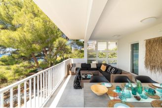 19 2013 245 Korcula villa first row for sale