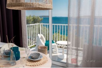 19 2013 245 Korcula villa first row for sale