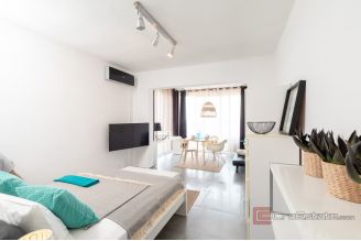 19 2013 245 Korcula villa first row for sale