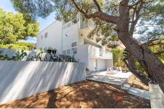 19 2013 245 Korcula villa first row for sale