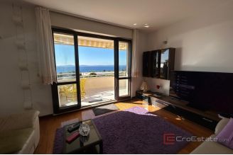 016 2035 300 Split Meje Three bedroom apartment with open sea view for sale