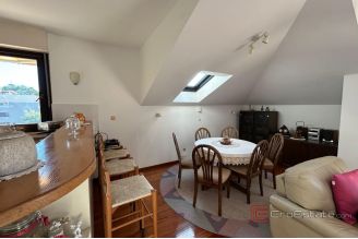 016 2035 300 Split Meje Three bedroom apartment with open sea view for sale