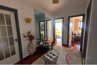 016 2035 300 Split Meje Three bedroom apartment with open sea view for sale
