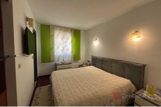 016 2035 300 Split Meje Three bedroom apartment with open sea view for sale