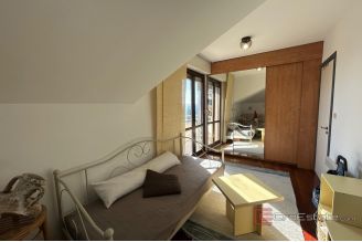 016 2035 300 Split Meje Three bedroom apartment with open sea view for sale