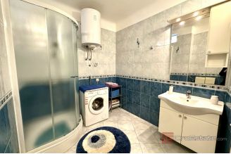 006 2049 76 Split Manus One bedroom apartment near the center for sale