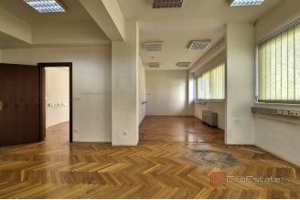 012 2016 680 split office space on university campus for rent