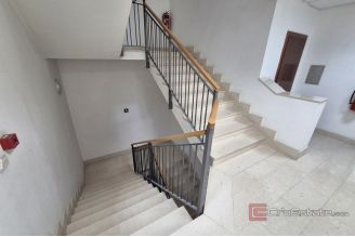 012 2016 680 split office space on university campus for rent