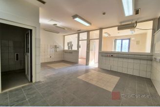 001 2016 681 split multipurpose office space on university campus for rent