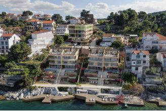 013 2035 303 Ciovo Luxurious three bedroom apartment for sale