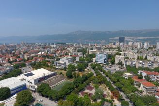 001 2016 683 split attractively positioned commercial space for rent