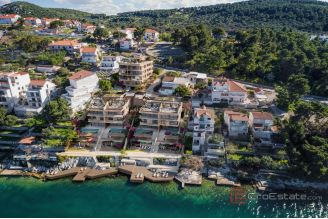 011 2035 304 Ciovo Comfortable two bedroom apartment in the second row to the sea for sale