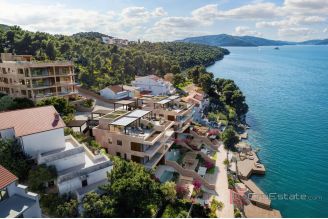 011 2035 304 Ciovo Comfortable two bedroom apartment in the second row to the sea for sale