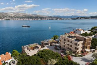 011 2035 304 Ciovo Comfortable two bedroom apartment in the second row to the sea for sale