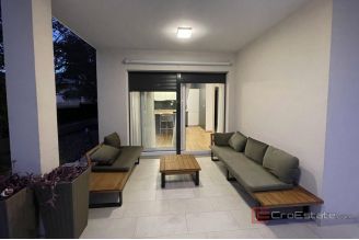 016 2055 01 kastela modern villa with swimming pool for sale