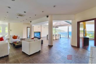 19 2013 244 Korcula villa seafront for sale