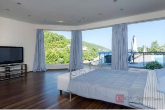 19 2013 244 Korcula villa seafront for sale