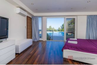 19 2013 244 Korcula villa seafront for sale