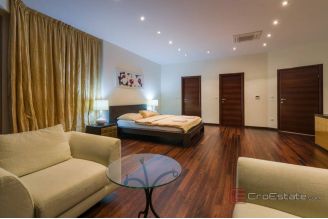 19 2013 244 Korcula villa seafront for sale