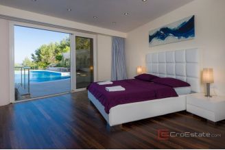 19 2013 244 Korcula villa seafront for sale