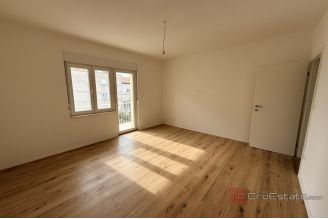 006 2043 191 Split Visoka Three bedroom apartment with sea view for sale