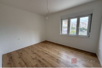 006 2043 191 Split Visoka Three bedroom apartment with sea view for sale