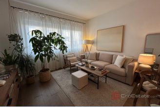 001 2035 305 Split Lovret Renovated two bedroom apartment for sale