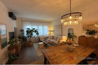 014 2035 305 Split Lovret Renovated two bedroom apartment for sale