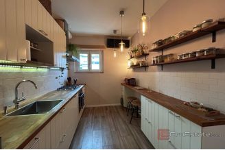014 2035 305 Split Lovret Renovated two bedroom apartment for sale